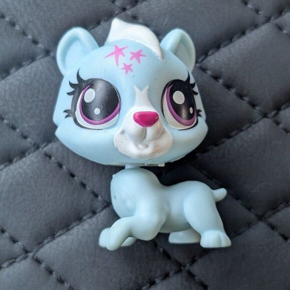 LPS Littlest Pet Shop Snowflake Pawson Polar Bear (#4019) Pet Fest Pawza Hotel - Picture 1 of 4